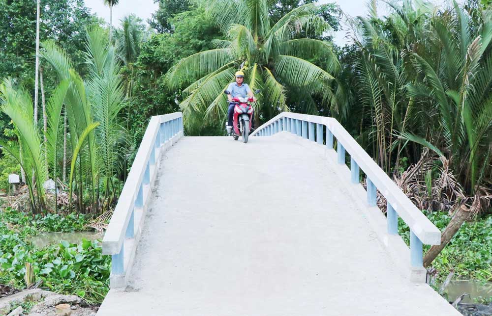 Cầu nông thôn ấp Thanh Trì A hoàn thành, phục vụ nhu cầu đi lại của người dân.
