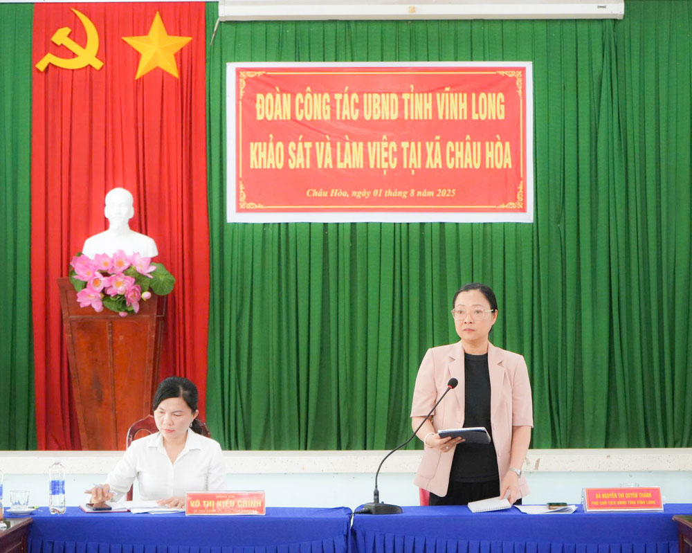 Phó Chủ tịch UBND tỉnh- Nguyễn Thị Quyên Thanh phát biểu tại buổi làm việc với UBND xã Châu Hòa.