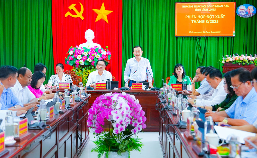 Ông Nguyễn Minh Dũng- Phó Bí thư Tỉnh ủy, Chủ tịch HĐND tỉnh lưu ý một số vấn đề cần quan tâm.
