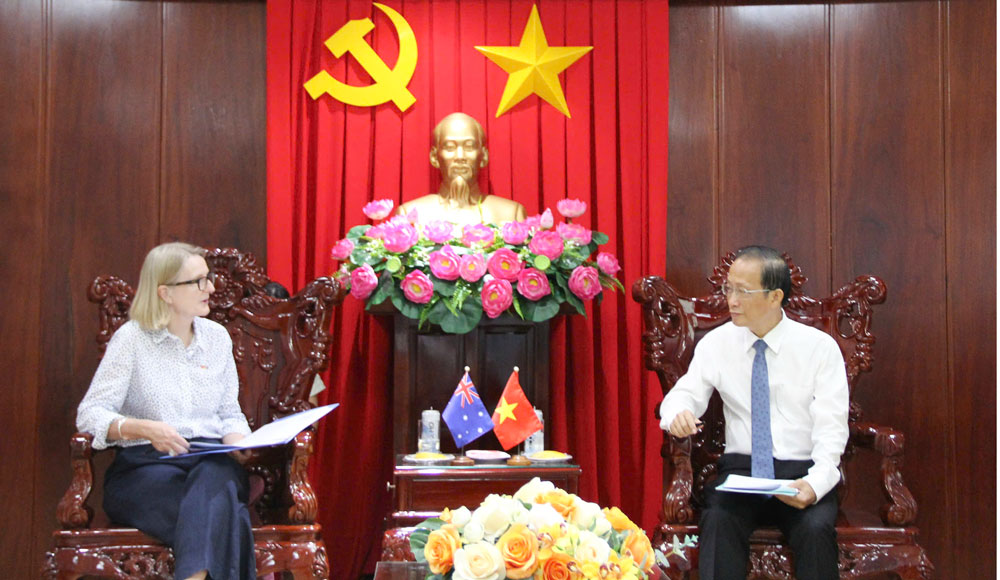Phó Chủ tịch UBND tỉnh- Nguyễn Trúc Sơn tiếp và làm việc với bà Sarah Hooper- Tổng Lãnh quán Úc tại TP Hồ Chí Minh.