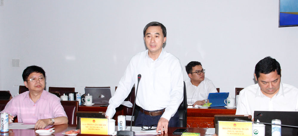 Thứ trưởng Bộ Y tế- Trần Văn Thuấn phát biểu tại buổi làm việc.