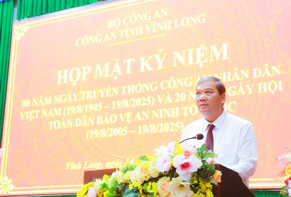 Đồng chí Kim Ngọc Thái- Phó Bí thư Tỉnh ủy phát biểu tại buổi họp mặt.