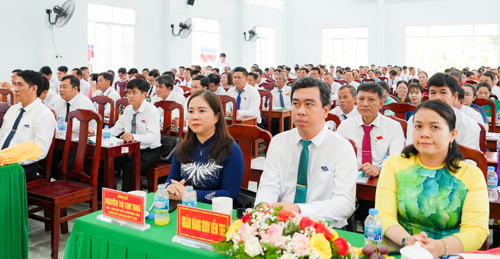 Đại biểu tham dự đại hội. Ảnh Xuân Tươi