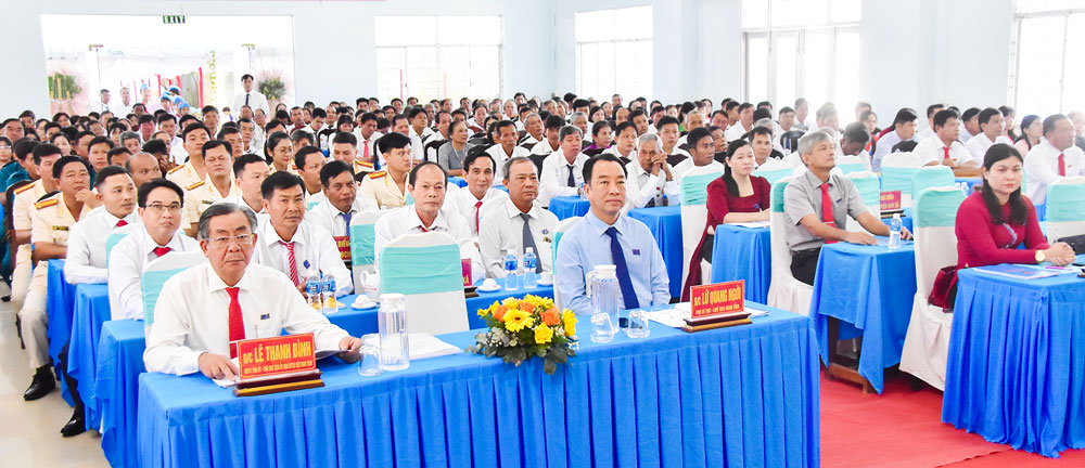 Đại biểu tham dự đại hội.

