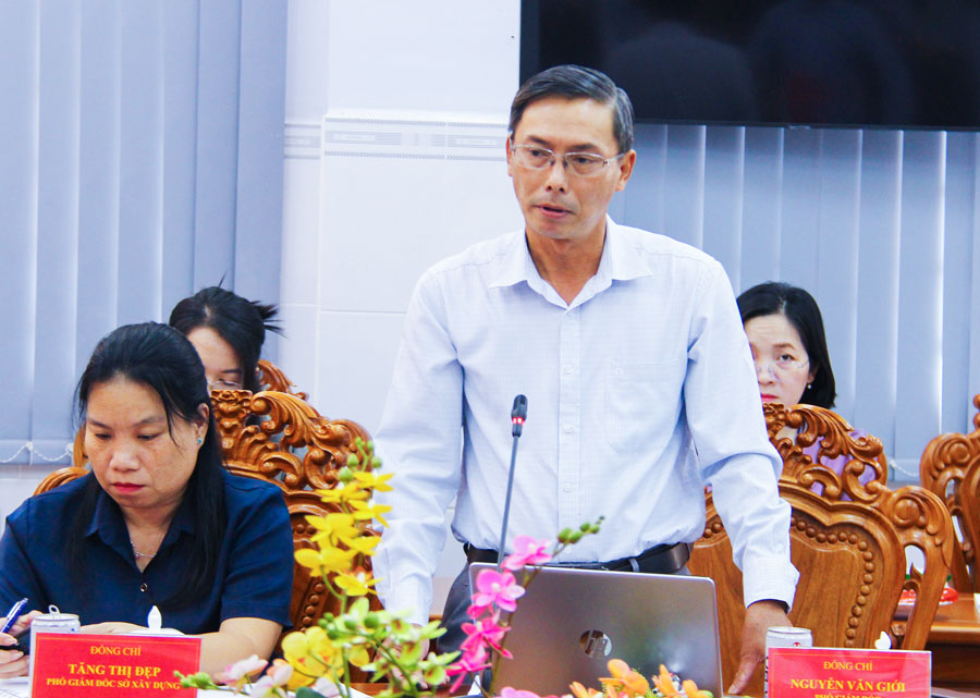 Lãnh đạo sở, ngành tỉnh đóng góp ý kiến tại buổi làm việc.