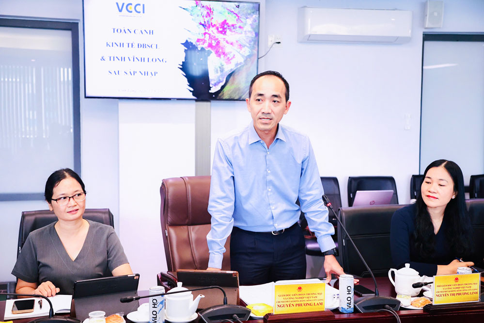 Ông Nguyễn Phương Lam- Giám đốc VCCI ĐBSCL phát biểu tại buổi làm việc với lãnh đạo tỉnh Vĩnh Long.