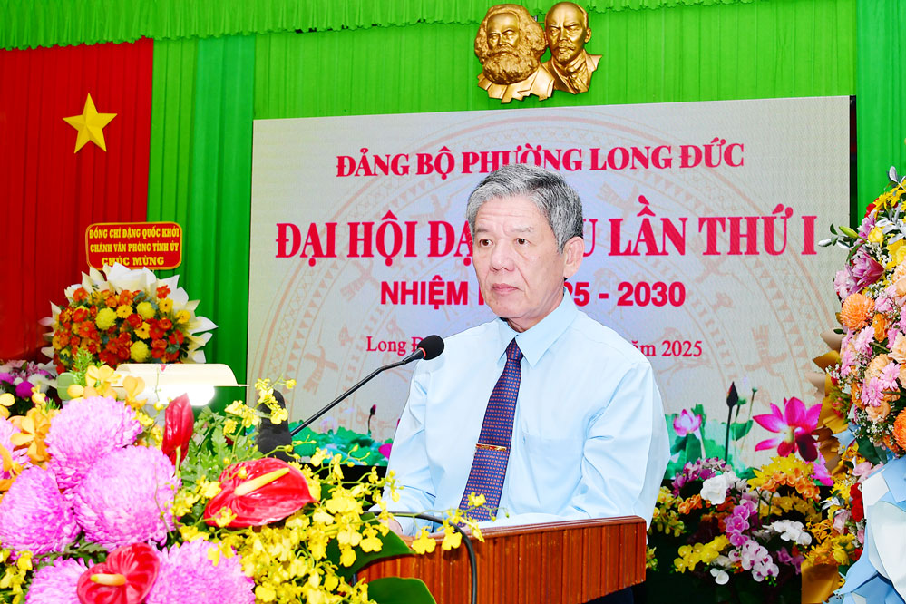 Đồng chí Ngô Chí Cường- Ủy viên BCH Trung ương Đảng, Bí thư Tỉnh ủy, Trưởng đoàn Đại biểu Quốc hội khóa XV tỉnh Vĩnh Long phát biểu chỉ đạo Đại hội đại biểu phường Long Đức lần thứ I, nhiệm kỳ 2025 - 2030.