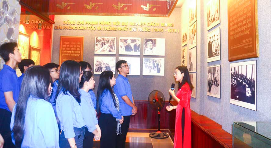 Cán bộ đoàn, đoàn viên, thanh niên tìm hiểu thêm về thân thế, sự nghiệp cách mạng của Chủ tịch Hội đồng Bộ trưởng Phạm Hùng.