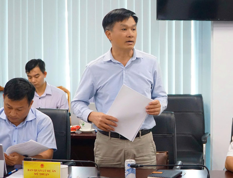  Đại diện lãnh đạo Ban Quản lý Dự án Mỹ Thuận kiến nghị các giải pháp tháo gỡ khó khăn.