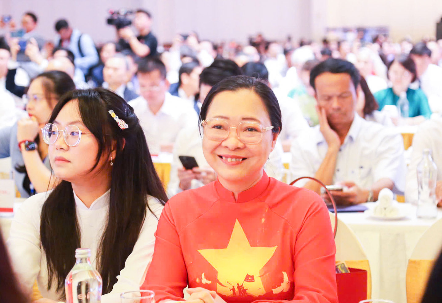 Đồng chí Nguyễn Thị Quyên Thanh- Tỉnh ủy viên, Phó Chủ tịch UBND tỉnh dự lễ khai mạc triển lãm.