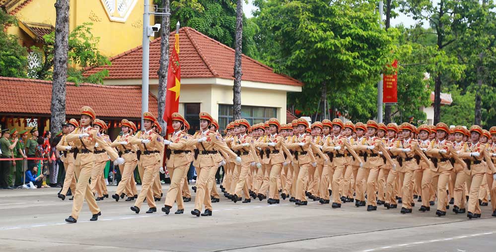 Các khối công an gồm các lực lượng như: sĩ quan an ninh, cảnh sát, cảnh vệ, không quân, cảnh sát giao thông.