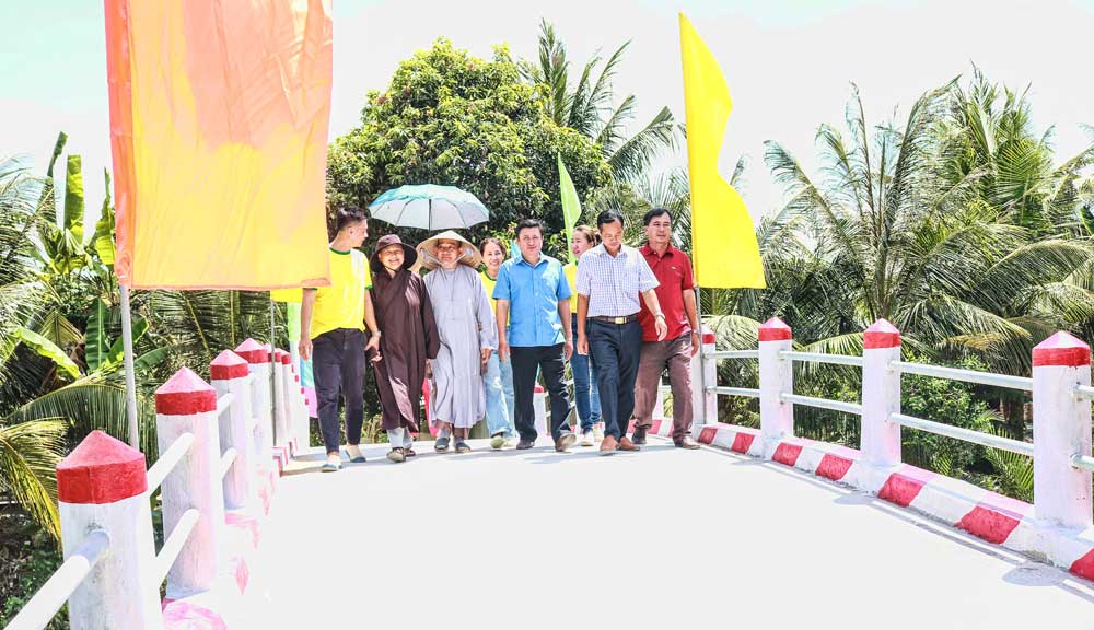Đồng hành cùng dân tộc, các tôn giáo tích cực tham gia các hoạt động an sinh xã hội tại địa phương.