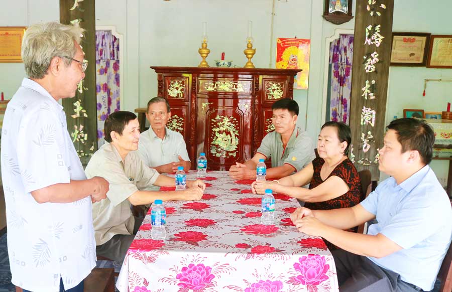 Chính quyền địa phương, MTTQ các cấp tuyên truyền, vận động người dân chung sức, đồng lòng tham gia các phong trào, các cuộc vận động của địa phương.