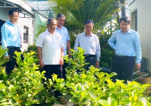 Phó Chủ tịch UBND tỉnh- Châu Văn Hòa khảo sát tình hình hoạt động của hợp tác xã