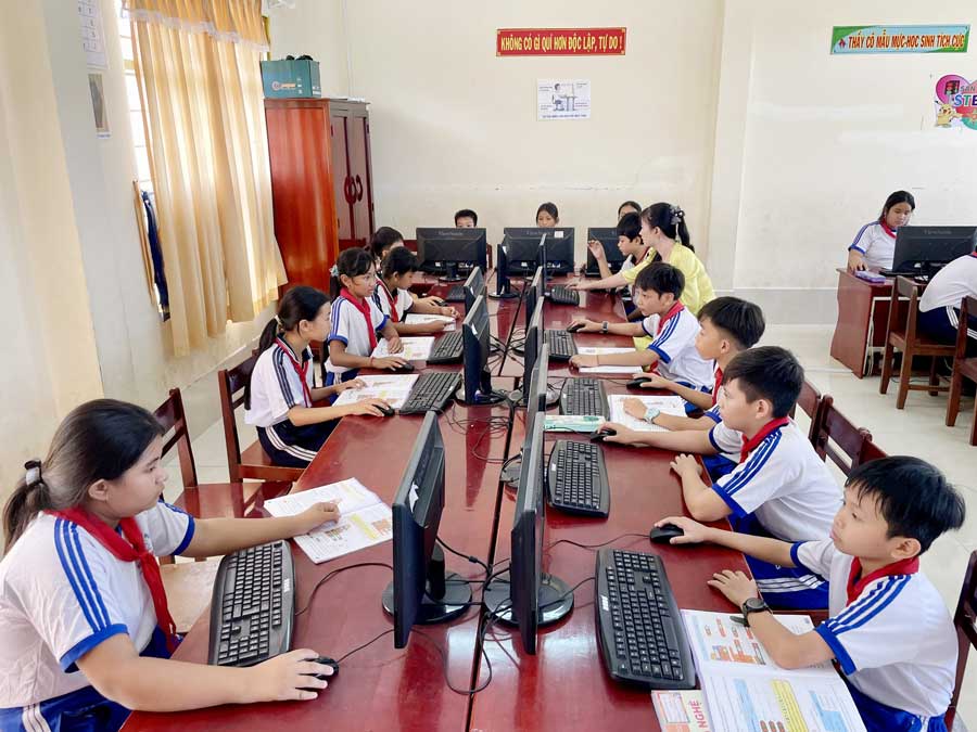 Cơ sở vật chất, trang thiết bị trường vùng sâu, vùng dân tộc thiểu số được quan tâm đầu tư.