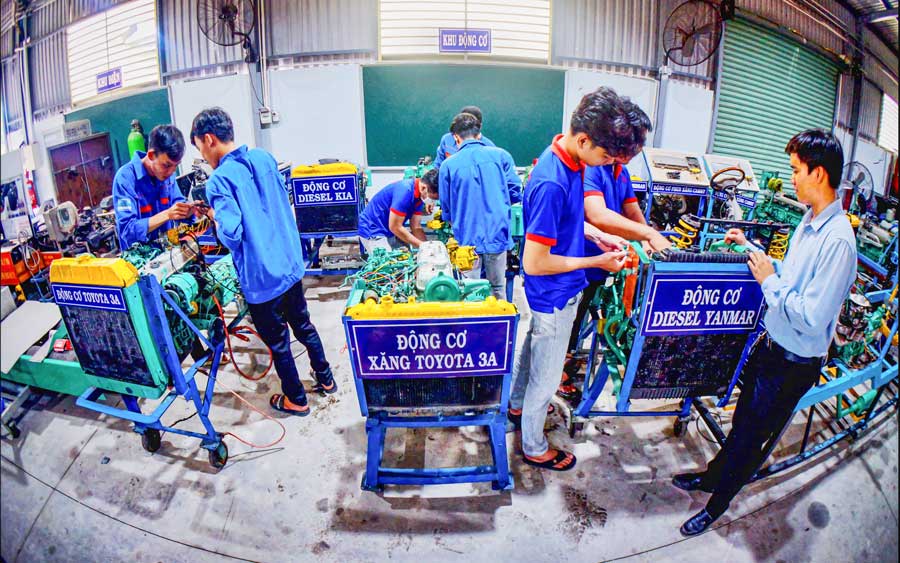 Trường ĐH Sư phạm kỹ thuật Vĩnh Long hợp tác với Toyota Việt Nam thông qua Trung tâm Đào tạo kỹ thuật T-TEP.