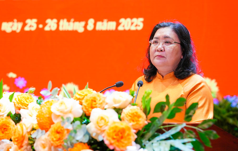 Phó Bí thư Thường trực Tỉnh ủy- Hồ Thị Hoàng Yến phát biểu chỉ đạo đại hội.
