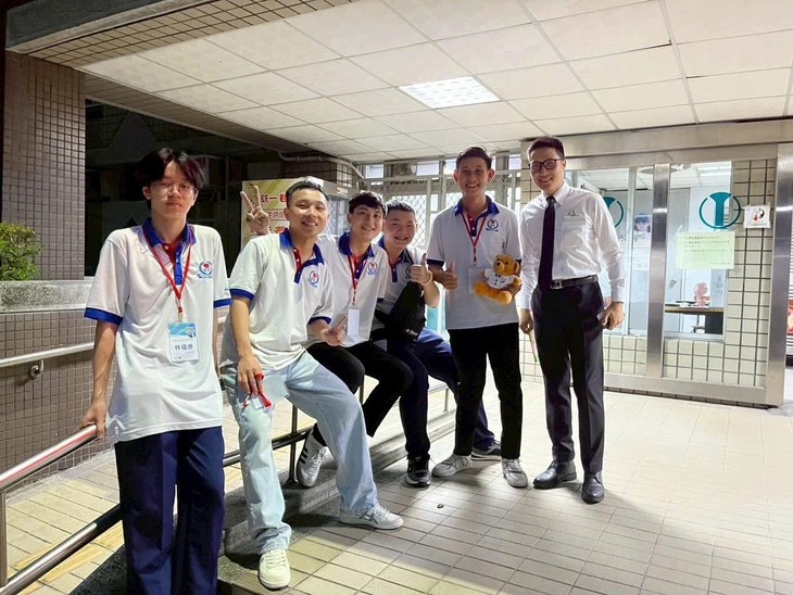 Nhóm sinh viên Trường cao đẳng Quốc tế TP.HCM tham gia trong trại hè tại Đài Loan vừa qua - Ảnh: NVCC