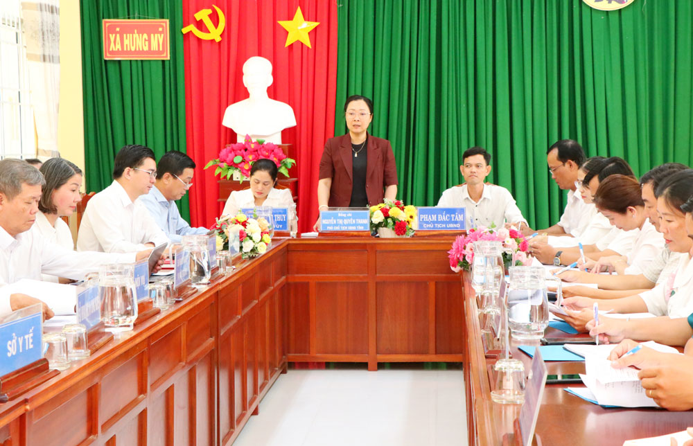 Phó Chủ tịch UBND tỉnh- Nguyễn Thị Quyên Thanh phát biểu tại buổi làm việc.

