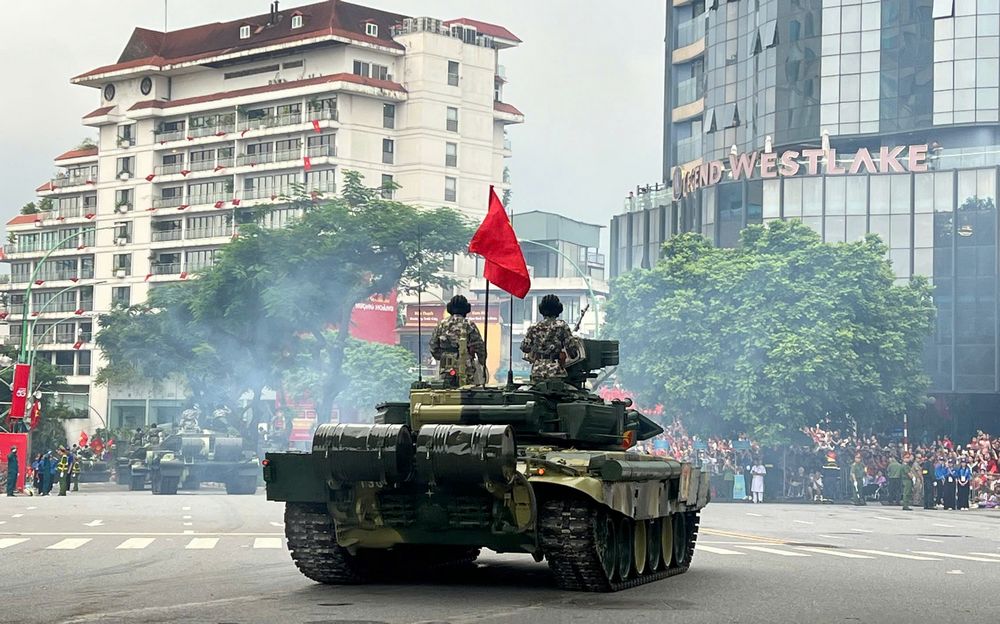Khí tài quân sự phục vụ lễ sơ duyệt.