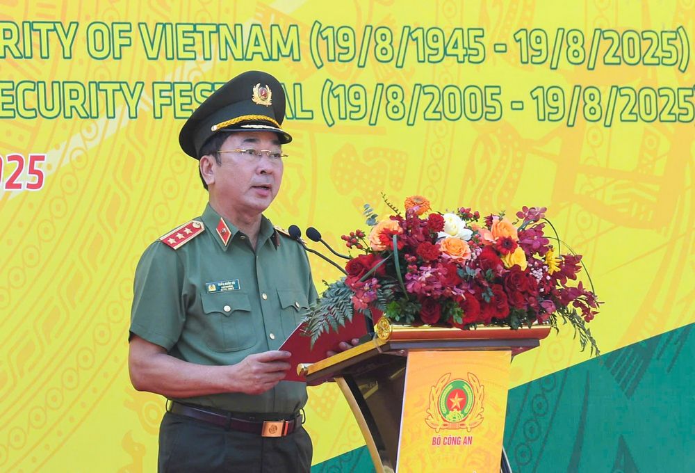  Thượng tướng Trần Quốc Tỏ, Thứ trưởng Bộ Công an, Trưởng ban tổ chức Nhạc hội Cảnh sát thế giới năm 2025 tại Việt Nam phát biểu tại lễ khai mạc.