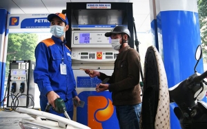 Giá xăng tăng nhẹ, giá dầu đồng loạt giảm trong kỳ điều hành 21/8