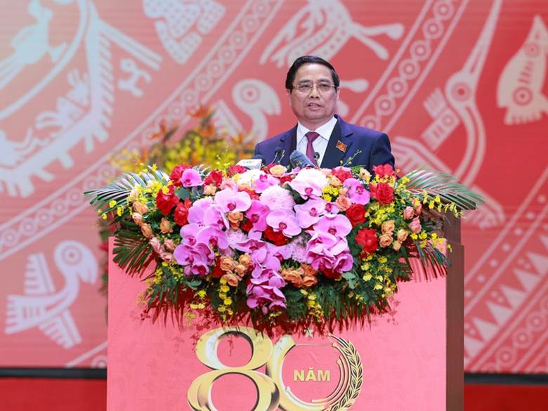 
Chính phủ luôn nỗ lực hết sức mình, phấn đấu không ngừng nghỉ, tất cả vì mục tiêu Độc lập dân tộc gắn với chủ nghĩa xã hội và cuộc sống ấm no, hạnh phúc của Nhân dân. Ảnh VGP/Nhật Bắc