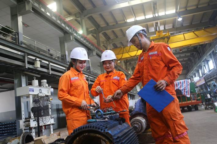 
Cán bộ, công nhân viên Công ty Nhiệt điện Duyên Hải phát huy tinh thần trách nhiệm, chủ động sáng kiến cải tiến kỹ thuật, nâng cao hiệu quả sản xuất