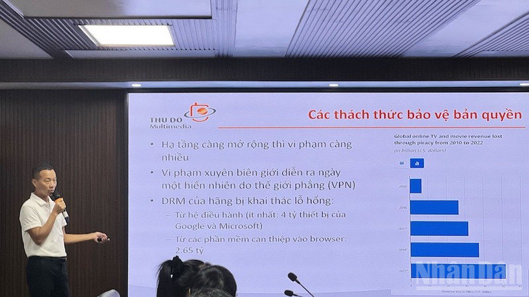 Đại diện Thủ đô Multimedia trình bày về các thách thức trong bảo vệ bản quyền.