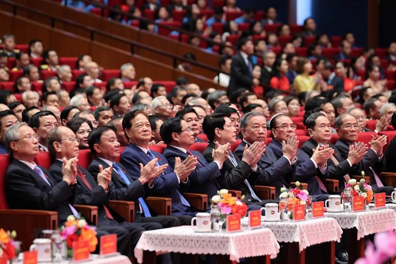 
Các đồng chí lãnh đạo Đảng, Nhà nước dự Lễ kỷ niệm. Ảnh VGP/Nhật Bắc