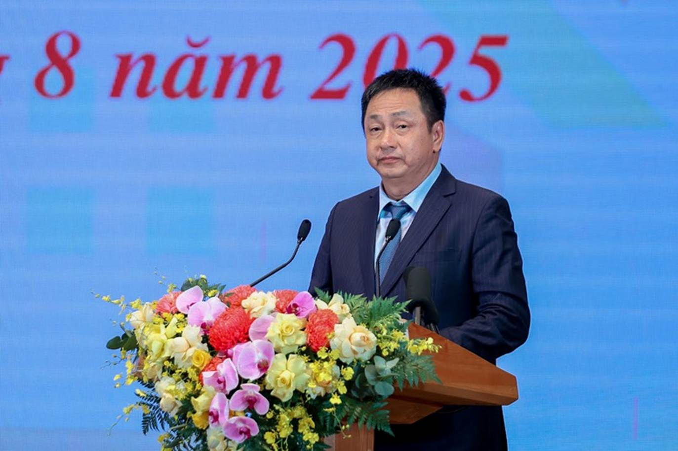 Ông Lê Huy Hoàng, Phó Tổng Giám đốc Tập đoàn KN Holdings và công ty Golf Long Thành, phát biểu đại diện cho các doanh nghiệp tham gia tích cực vào phong trào thi đua - Ảnh: VGP/Nhật Bắc