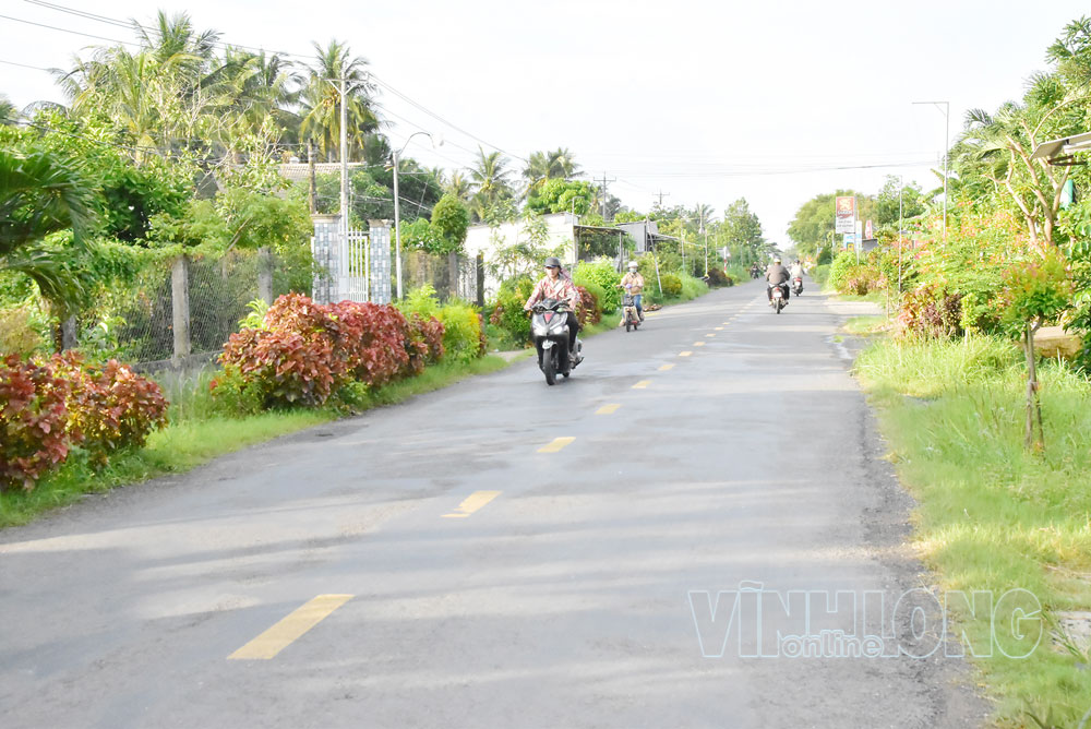 Tuyến đường giao thông dẫn vào trung tâm xã An Trường, tạo diện mạo NTM sáng, xanh, sạch, đẹp.

