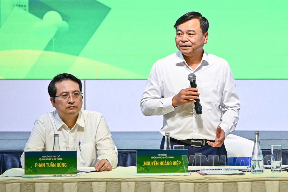 Lãnh đạo Bộ Nông nghiệp và Môi trường tại diễn đàn đối thoại về thủ tục hành chính, thủ tục kinh doanh trong lĩnh vực nông nghiệp và môi trường năm 2026.

