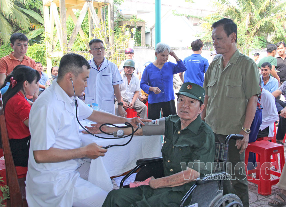 Ngành y tế địa phương xác định phương châm hành động “không bỏ sót người dân” ngay từ ngày đầu phát động chiến dịch. Ảnh: T.QUYÊN

