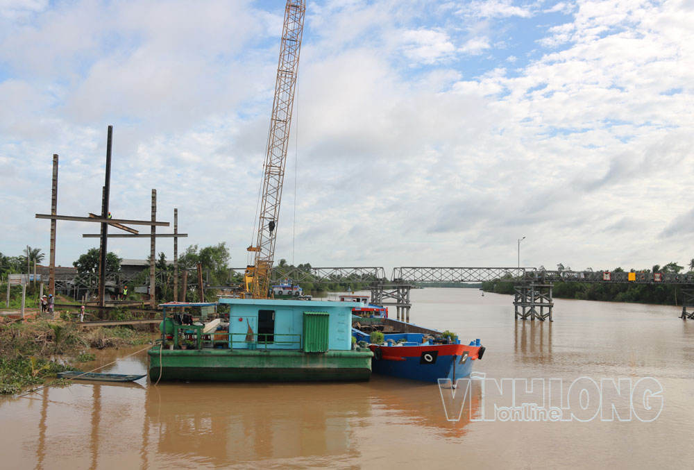 Thi công Dự án Đầu tư xây dựng cống Vàm Mơn (xã Vĩnh Thành).

