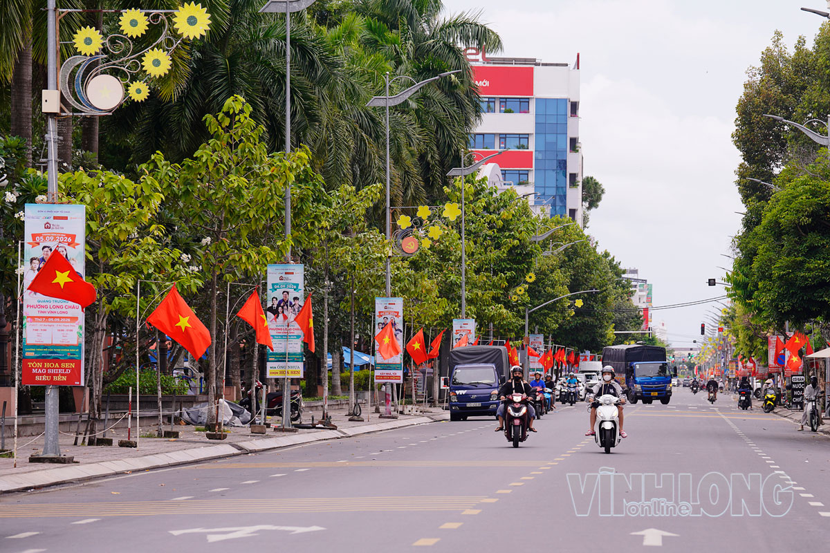 Trên tuyến đường Trưng Nữ Vương, phường Long Châu.