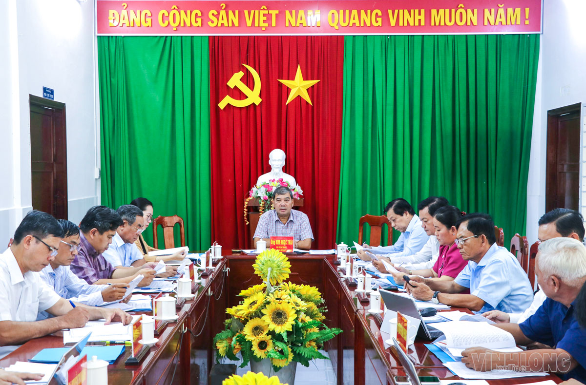 Đồng chí Kim Ngọc Thái- Phó Bí thư Tỉnh ủy, Chủ tịch Ủy ban MTTQ Việt Nam tỉnh chủ trì cuộc họp.
