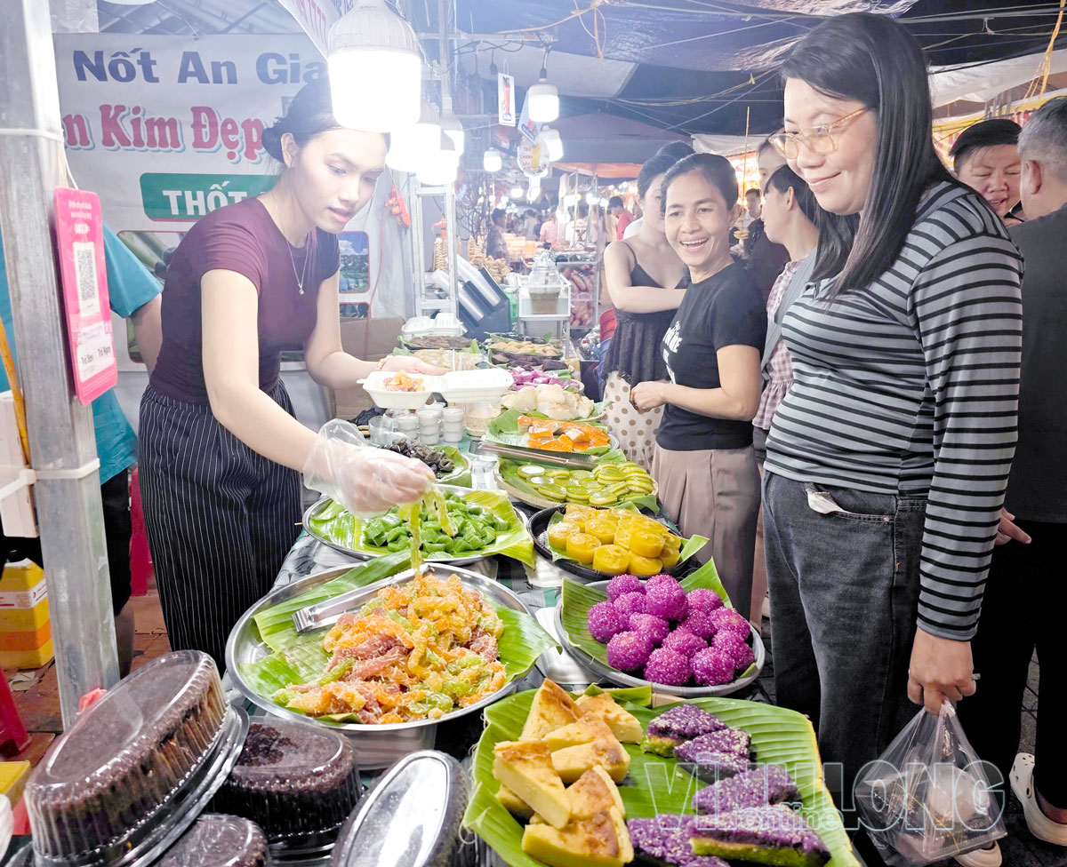 Tuần lễ Văn hóa - Du lịch - Bánh dân gian vị ngon Nam Bộ thu hút gần 87.000 lượt khách sau 9 ngày diễn ra sôi nổi.