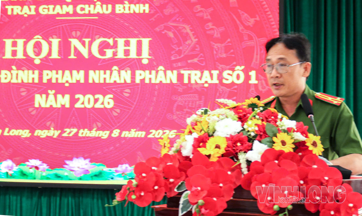  Thượng tá Nguyễn Văn Kiên - Phó Giám thị Trại giam Châu Bình phát biểu tại hội nghị.
