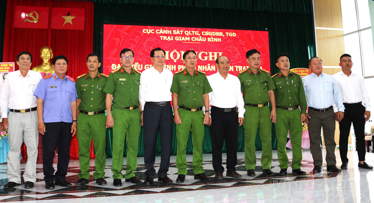 Đại biểu tham dự hội nghị.