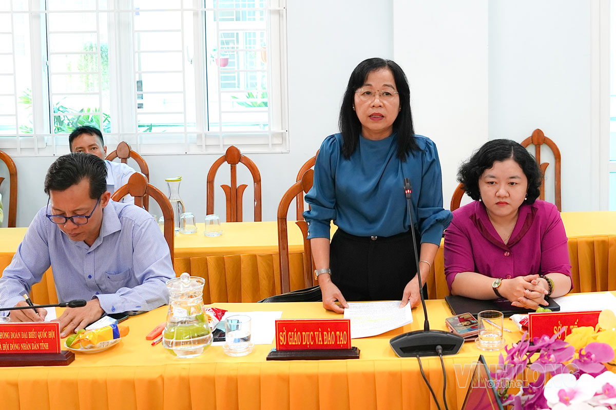 Đồng chí La Thị Thúy - Tỉnh ủy viên, Giám đốc Sở Giáo dục và Đào tạo thông tin nhiều nội dung về giáo dục đang được dư luận quan tâm.