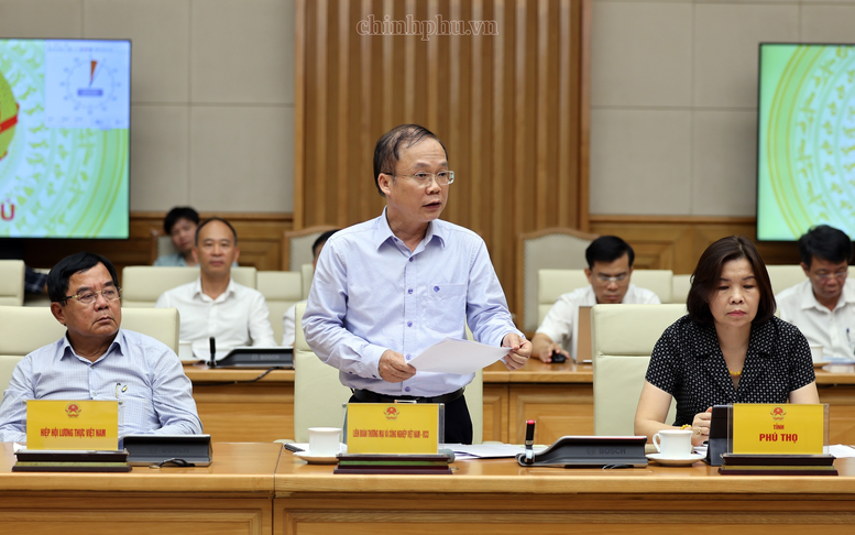 Phó Chủ tịch VCCI Bùi Trung Nghĩa đề nghị tiếp tục cải cách thủ tục hành chính, nhất là trong kiểm tra chuyên ngành, hải quan và cấp chứng nhận xuất xứ hàng hóa - Ảnh: chinhphu.vn/Phương Nguyên


