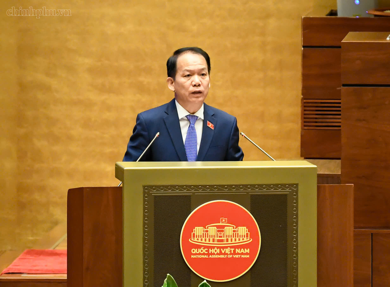 Bộ trưởng Bộ Tư pháp Hoàng Thanh Tùng trình bày Báo cáo tiếp thu, giải trình và chỉnh lý dự thảo Luật - Ảnh: chinhphu.vn/Nhật Bắc