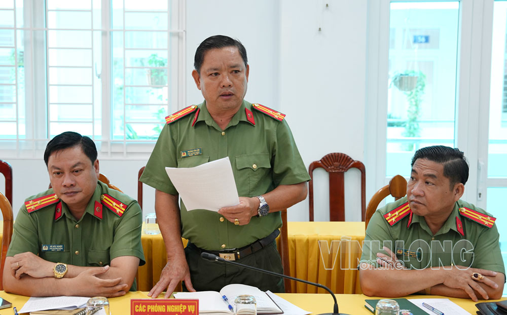 Đại biểu thông tin trao đổi thêm các nội dung dư luận quan tâm.