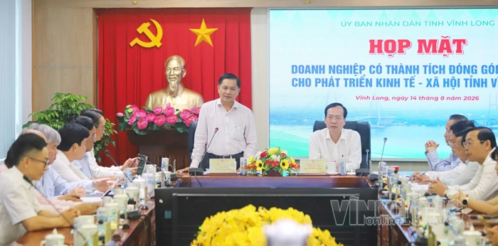 Họp mặt doanh nghiệp có thành tích đóng góp nổi bật cho phát triển kinh tế - xã hội của tỉnh Vĩnh Long