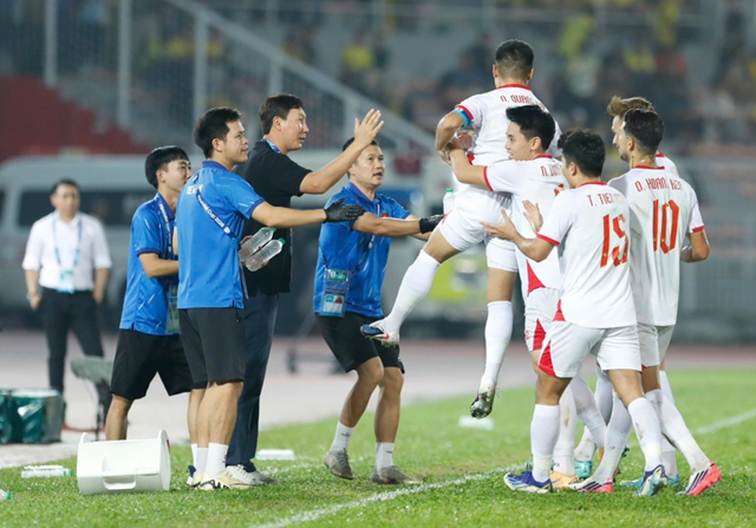 Quang Hải góp công rất lớn trong bàn thắng thứ hai của đội tuyển Việt Nam

ẢNH: NGỌC LINH