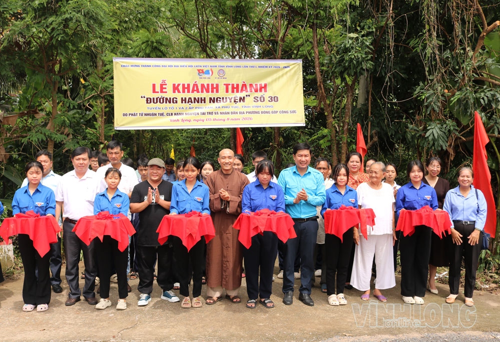 Khánh thành tuyến đường Hạnh Nguyện số 30 tại xã Phú Túc.