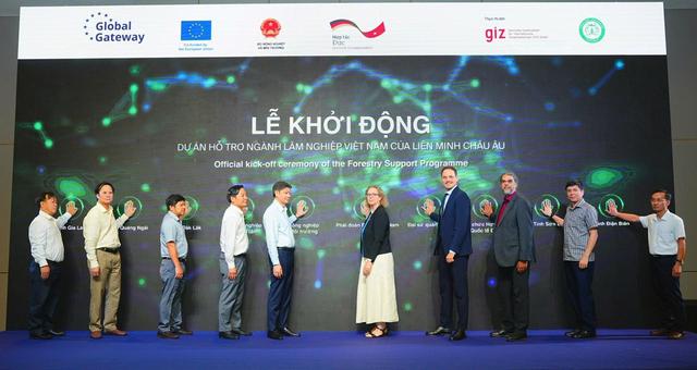Lễ khởi động dự án mới do EU tài trợ nhằm phục hồi và quản lý bền vững rừng tự nhiên của Việt Nam. ảnh: giz