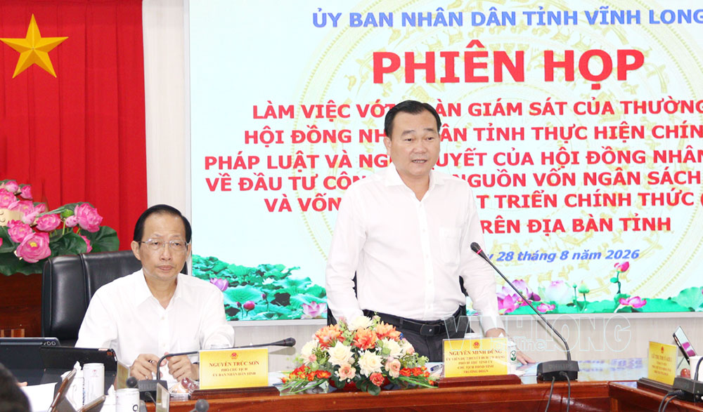 Đồng chí Nguyễn Minh Dũng- Ủy viên dự khuyết Ban Chấp hành Trung ương Đảng, Phó Bí thư Tỉnh ủy, Chủ tịch HĐND tỉnh phát biểu tại buổi làm việc.