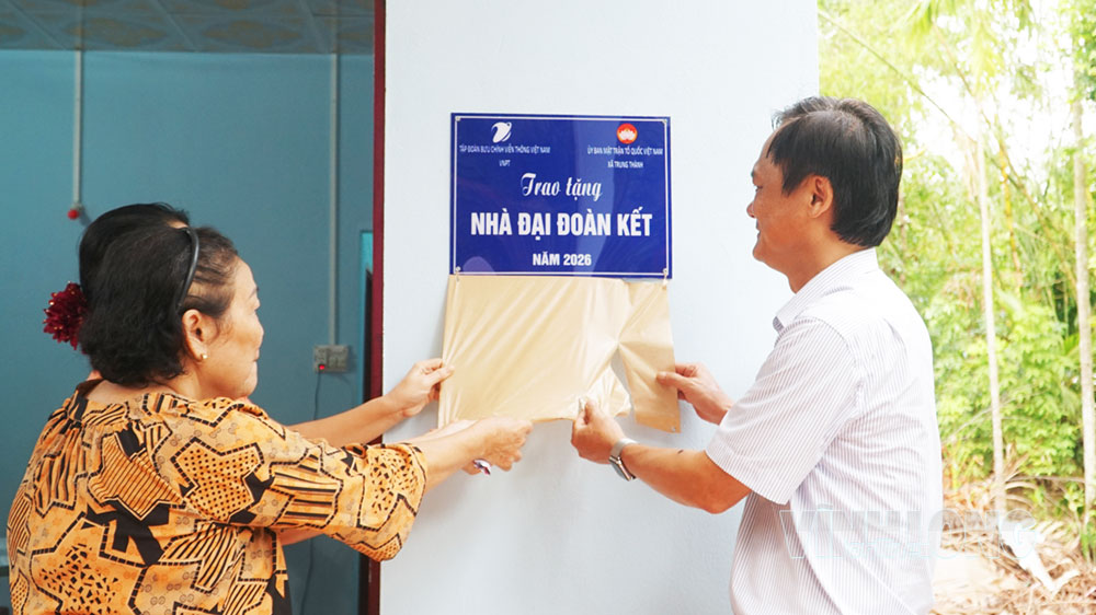 Từ ngày 25-26/8, VNPT trao tặng 6 căn nhà đại đoàn kết với tổng kinh phí 360 triệu đồng.